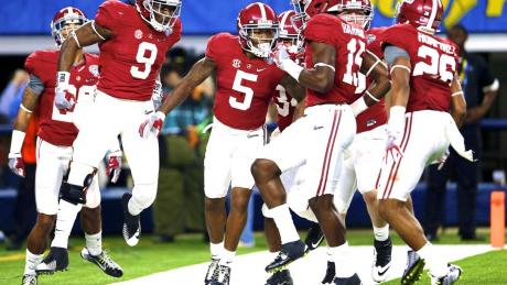 Alabama earns title game berth in rout 