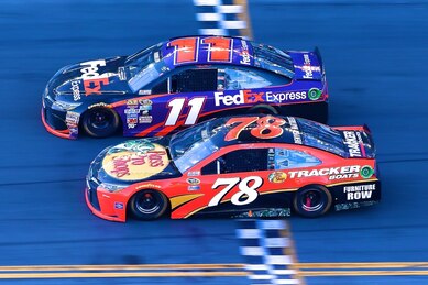 Hamlin wins closest Daytona 500 ever