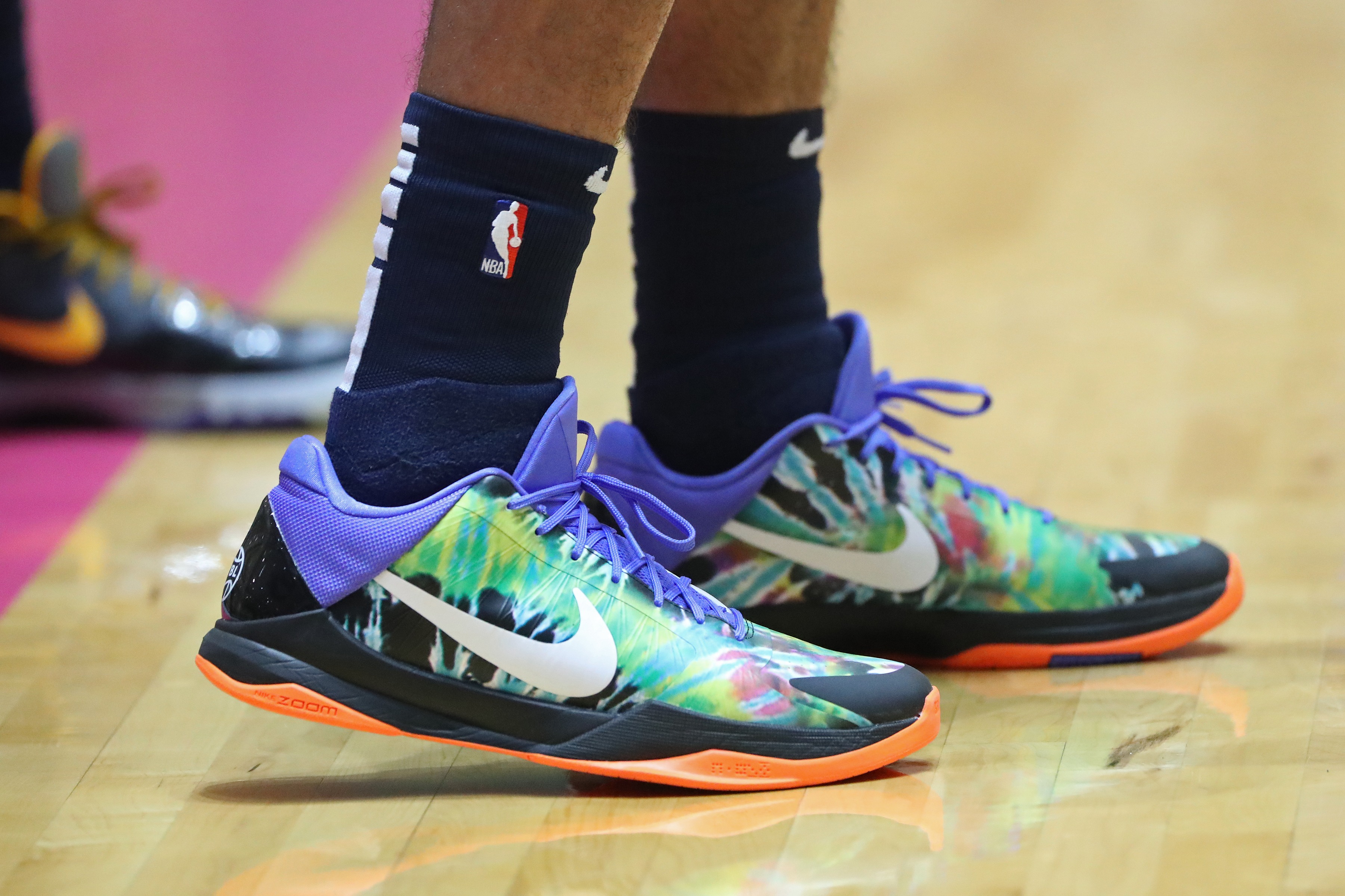kobe 5 eybl tie dye