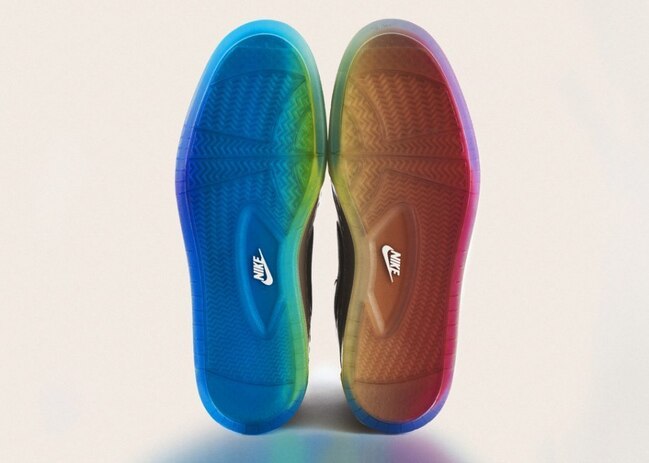 The-soles-form-a-rainbow_crop_exact