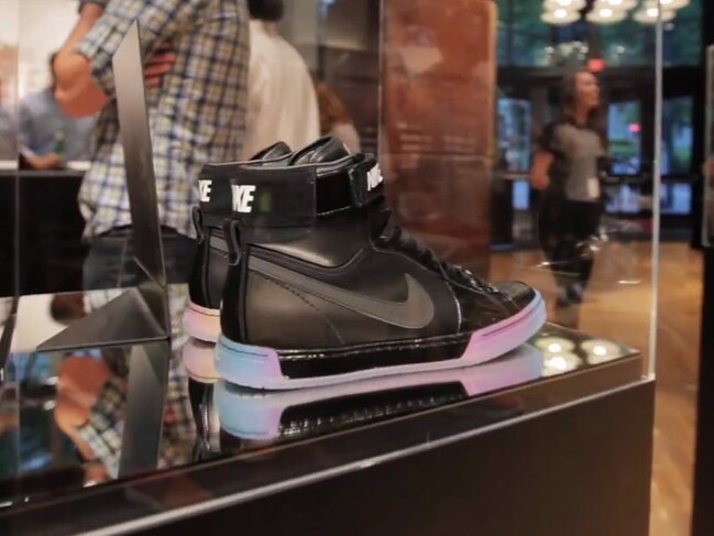 Its-similar-to-the-nyc-shoe-but-the-mid-soles-are-totally-black_crop_exact