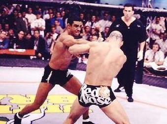 Vitor_vs_wanderlei_display_image_crop_exact