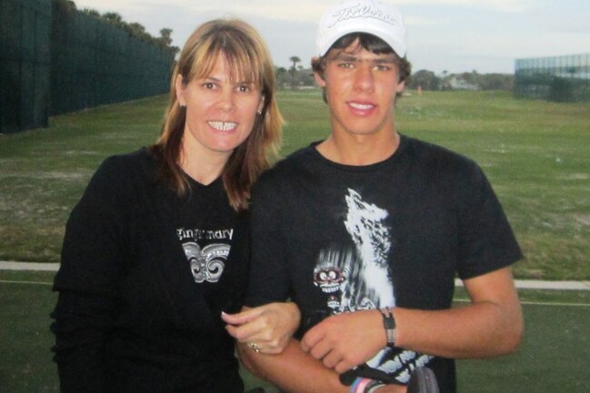 _6southafrricasjonathanbothawithhismotherdebbiebothvisitingusaforthefirsttime12-21-11_crop_exact
