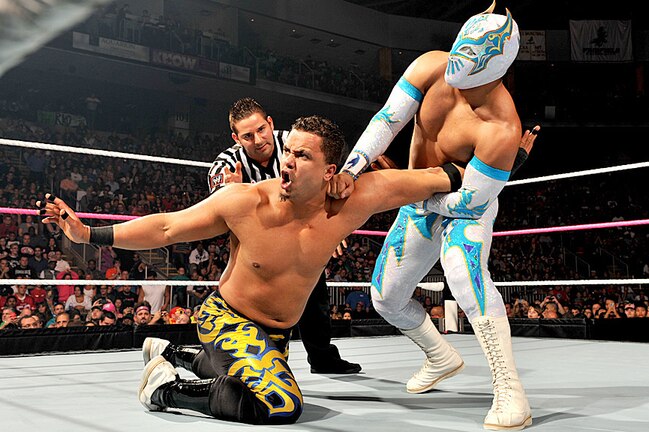 20120917_raw_sincara_mysterio_epico_primo_crop_exact