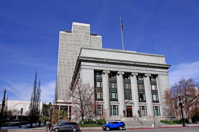 Ldschurchofficebuilding_crop_exact