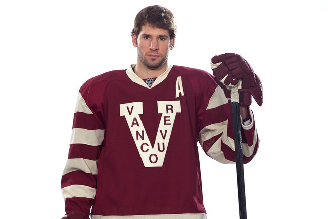 Canucks_kes_010813_052_crop_exact