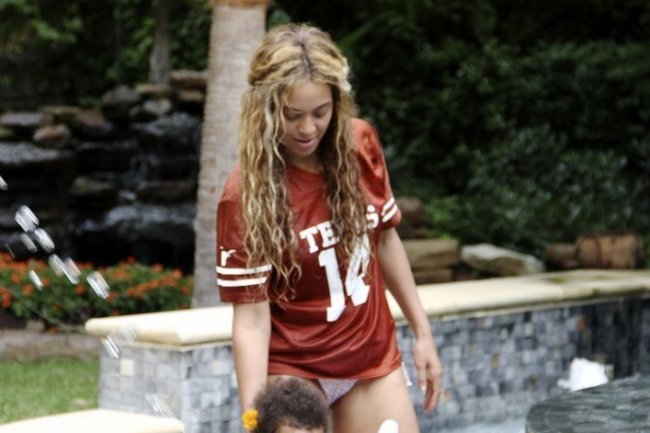 http://img.bleacherreport.net/img/article/media_slots/photos/001/023/004/beyonceTexas_crop_exact.jpg?w=650&h=433&q=85