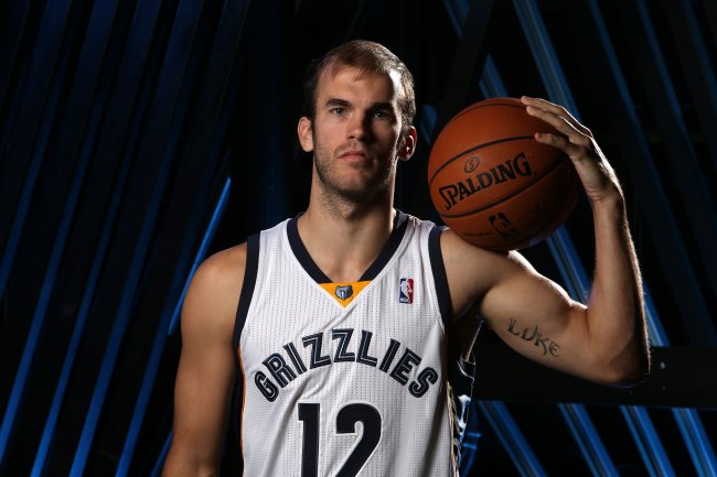 hi-res-182554635-nick-calathes-of-the-memphis-grizzlies-poses-for-a_crop_exact.jpg