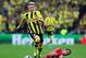 Reus avoids Lahm in the 2013 UCL final