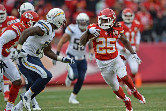 http://img.bleacherreport.net/img/article/media_slots/photos/001/236/945/hi-res-451771593-running-back-jamaal-charles-of-the-kansas-city-chiefs_crop_exact.jpg?w=650&h=433&q=85
