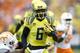 EUGENE, OR - SEPTEMBER 14: De'Anthony Thomas #6 of the Oregon Ducks runs the ball against the Tennessee Volunteers on September 14, 2013 at the Autzen Stadium in Eugene, Oregon. (Photo by Jonathan Ferrey/Getty Images)