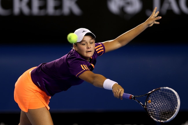 Yang tersisa Dari Australian Open 2014 Hi-res-462349113-ashleigh-barty-of-australia-plays-a-forehand-in-her_crop_exact