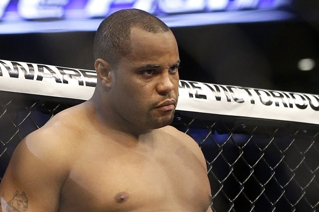 Rashad Evans injured and out of UFC 170 fight with Daniel Cormier. Chael Sonnen offers to step in (though not likely to happen) Hi-res-3f3a708b9e8cd3e2bc1ce4904f8fe055_crop_exact