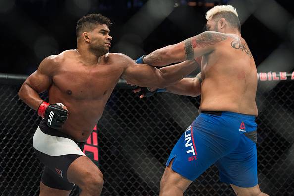 LAS VEGAS, NV - MARCH 04: (L-R) Alistair Overeem of the Netherlands punches Mark Hunt of New Zealand in their heavyweight bout during the UFC 209 event at T-Mobile arena on March 4, 2017 in Las Vegas, Nevada. (Photo by Brandon Magnus/Zuffa LLC/Zuffa LLC