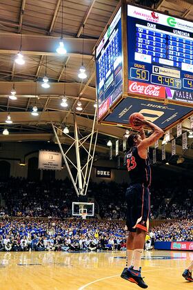 Duke Blue Devils Hold off Virginia Cavaliers to Extend Streaks