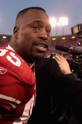 NFL Playoffs 2012: The Redemption of 49ers Tight End Vernon Davis