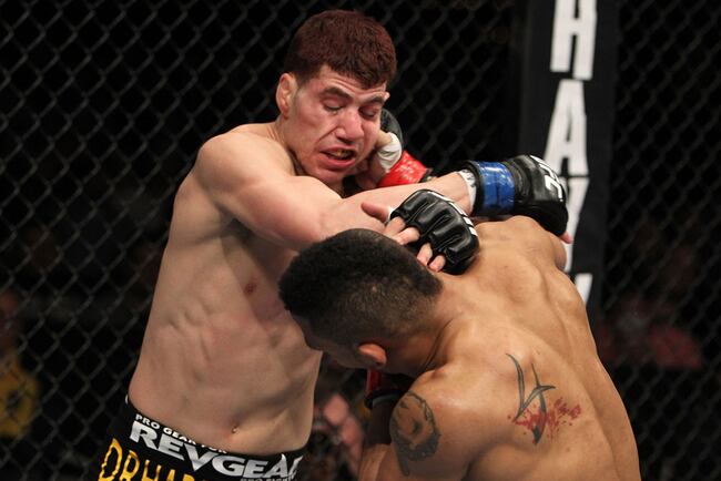 Ufx1_08_easton_vs_papazian_004_original_crop_north