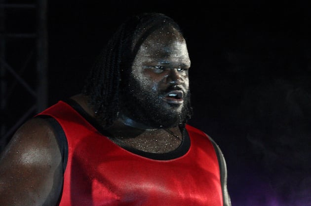 WWE Rumors: Mark Henry Reportedly Suffers Knee Injury During SmackDown