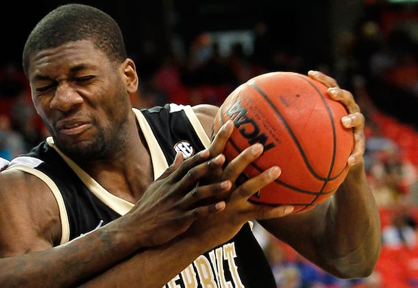 Kentucky-Vandy Strategy Hinges on Davis-Ezeli Matchup