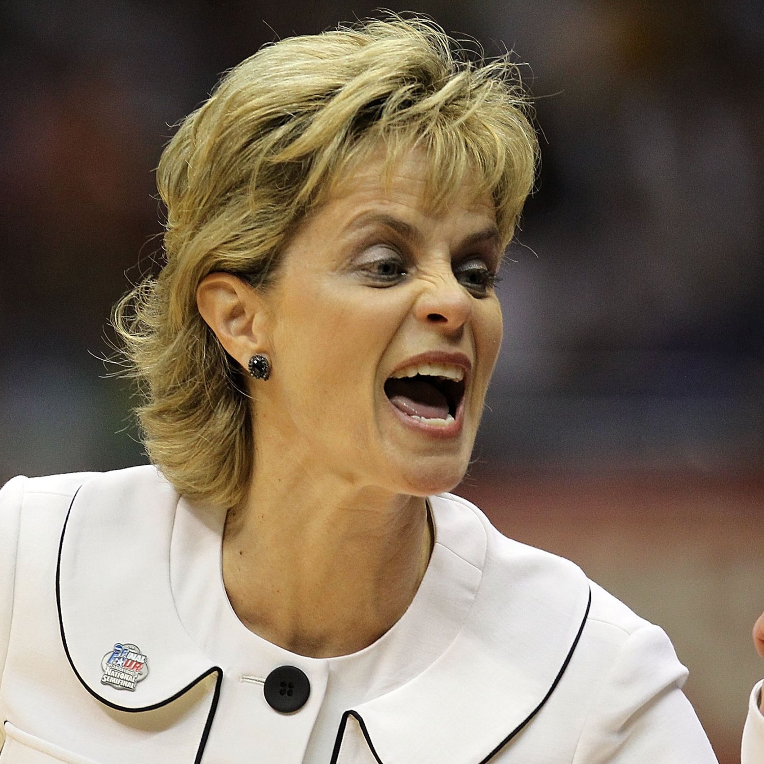 Feisty Kim Mulkey, Top-Ranked Baylor Lady Bears “Pay Back” Defending Champs ...1500 x 1500