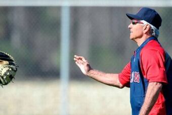 Mlb_u_glove_gb1_576_crop_north