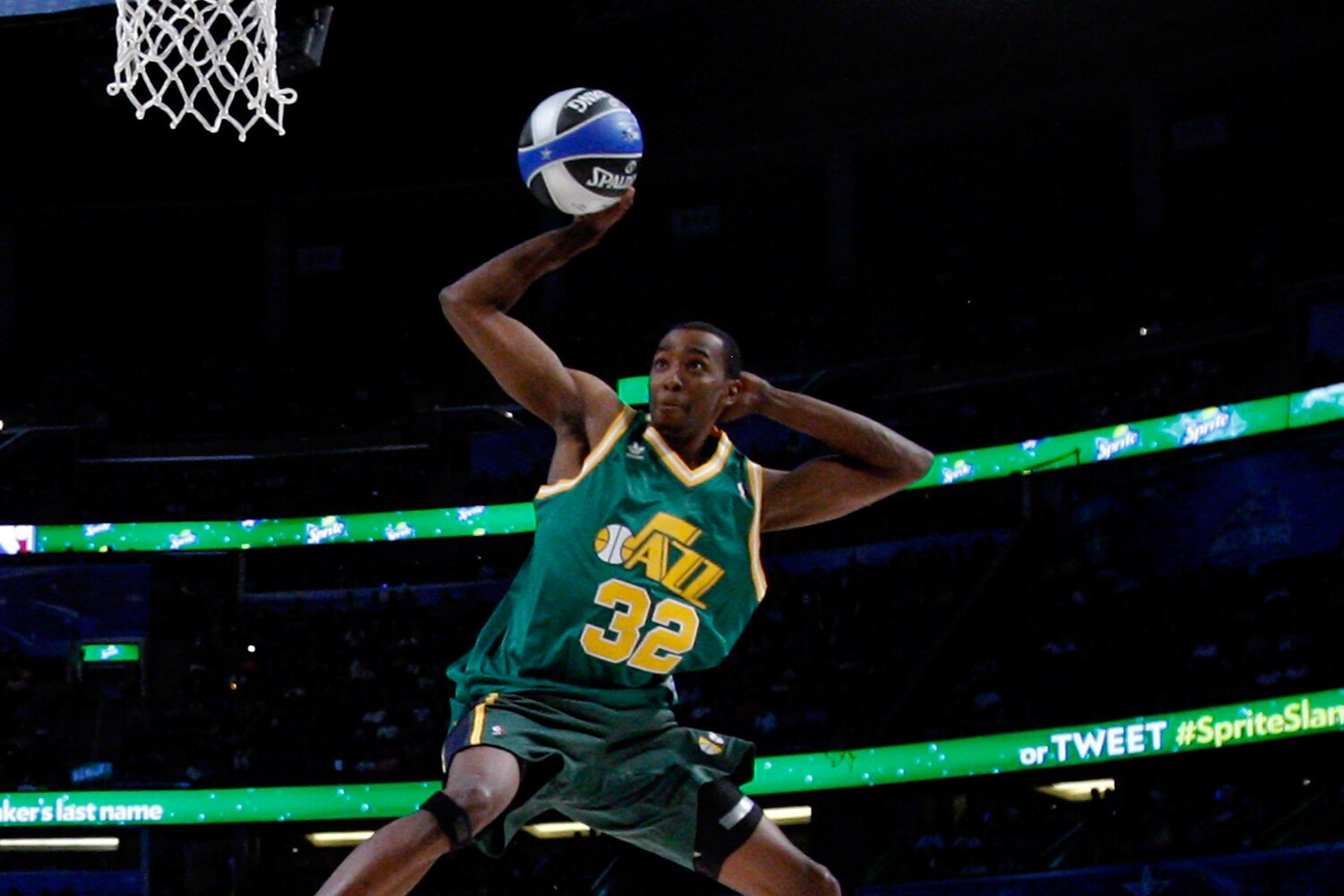 2012 NBA Slam Dunk Contest: Jeremy Evans Wins Lackluster, Awkward Event | Bleacher Report