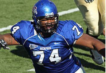 With 44 Reps, Dontari Poe Is the Combine's Strongest Man