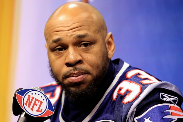 Will Patriots' Kevin Faulk Be Forced to Retire Like Sox's Jason Varitek?