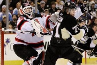 Devils_penguins_hockey_crop_north