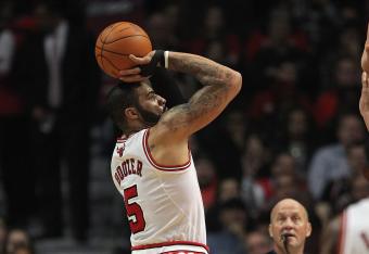 Carlos Boozer leads all scorers with 16 points at the half.