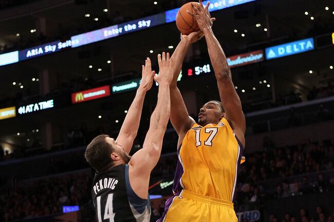 Andrew Bynum's 16 first half points led all scorers but the fact that he has only one rebound is a concern.