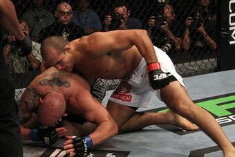 12_dossantos_vs_carwin_006_large_crop_north
