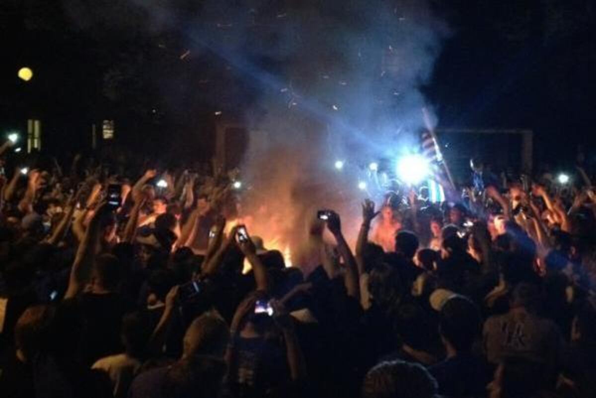 Kentucky Wildcats: Images of Lexington Riot After Final Four Win over Louisville | Bleacher Report