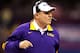 NEW ORLEANS, LA - JANUARY 09: Head coach Les Miles of the Louisiana State University Tigers looks on from the sidelines against the Alabama Crimson Tide during the 2012 Allstate BCS National Championship Game at Mercedes-Benz Superdome on January 9, 2012 in New Orleans, Louisiana. (Photo by Andy Lyons/Getty Images)