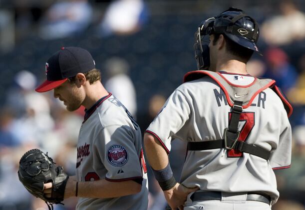 Twins' Hendriks Hospitalized with Food Poisoning