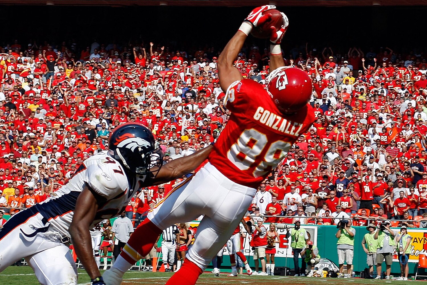 Best Kansas City Chiefs Players Tournament, Final Four Gonzalez vs