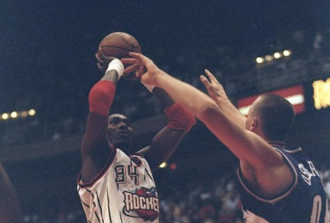 Andrew Bynum's 10 blocked shots tie him with Hakeem Olajuwon and Mark Eaton for most in a single playoff game.