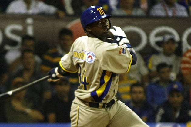 New York Yankees Sign Cuban Prospect Adonis Garcia to Minor League Deal