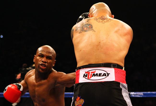 Mayweather lands against Cotto.