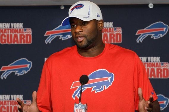 Vince Young: Bills QB Shows Maturity by Accepting His Role on Team