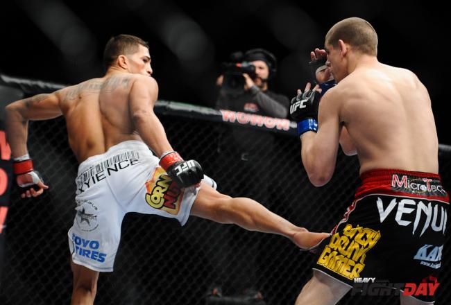 Ufc-144-loe-launzon-vs-anthony-pettis-3_crop_north