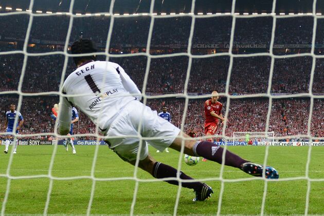 Petr Cech: How Chelsea Goalkeeper Proved He's the Best in the World