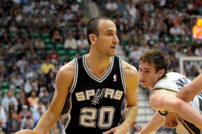 Manu Ginobili leads the Spurs with seven first quarter points.