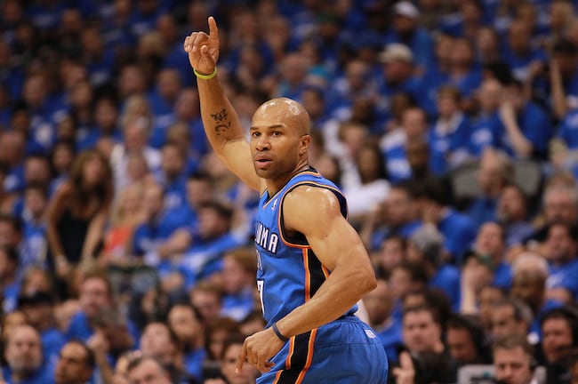 Derek Fisher is 5/5 from the floor and has scored 11 points.