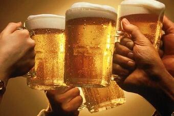 Beer-toast1_crop_north