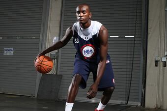 Pollard_devonta_nbpa_dribblepose_hero_crop_north