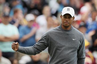 Tiger is only one back through 7 holes