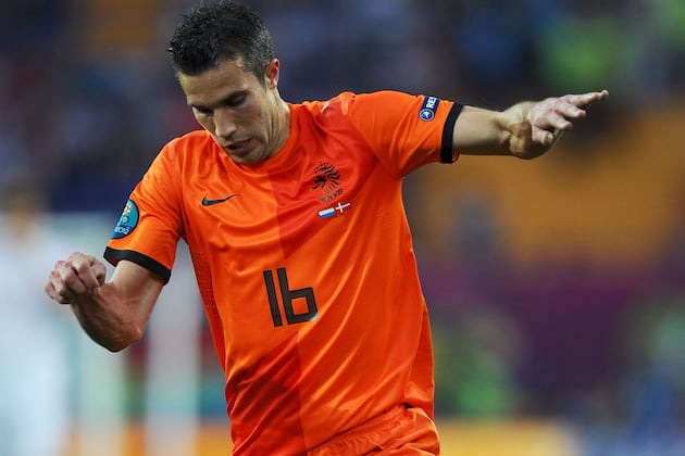 Willem Van Hanegem Hits out at Van Persie over Pitch-Side Telephone Call