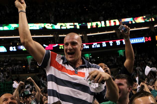 Rob Gronkowski Attends Charity Event, Removes Shirt