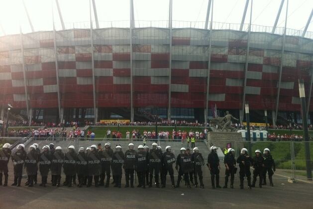 Poland vs. Russia: Fans Involved in Violent Outburst in Streets of Warsaw